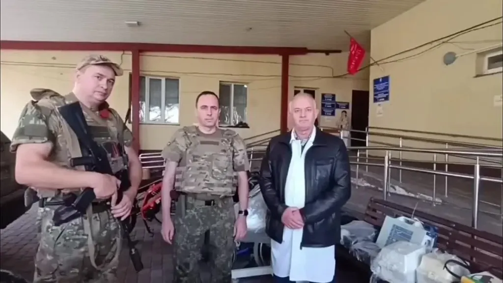 Васильевская больница получила УЗИ и кардиооборудование от волонтёров