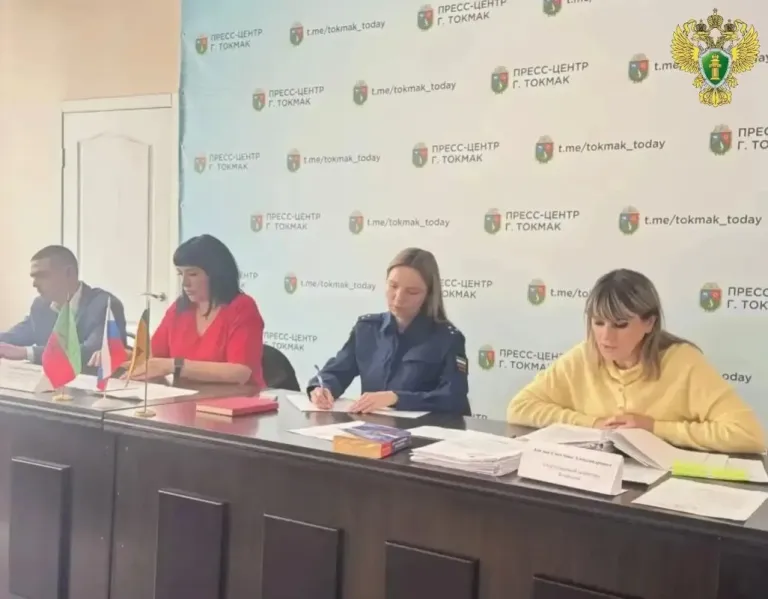 В Токмаке оштрафовали родителей и займутся возвращением детей в школы